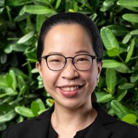 Dr Natascha Putri